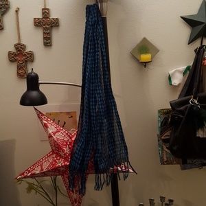 NWOT teal and black houndstooth print light scarf